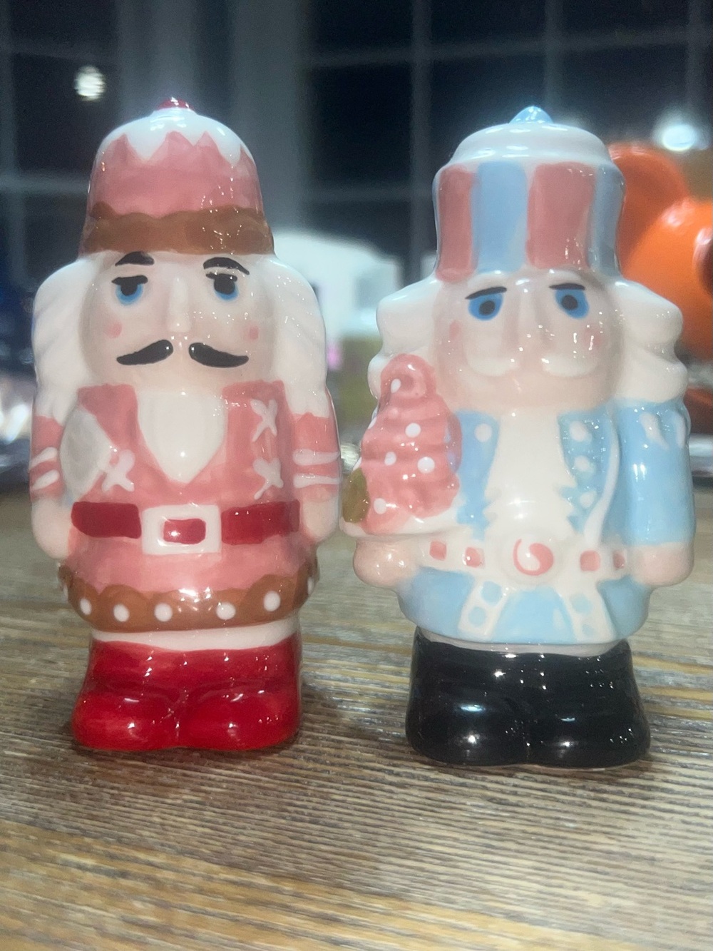 Potter's Studio Pastel Royal Nutcrackers Figurine Salt and Pepper Shakers NEW